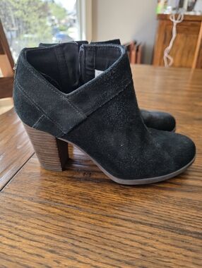 Koolaburra by Ugg Black Suede Stacked Heel Ankle Booties